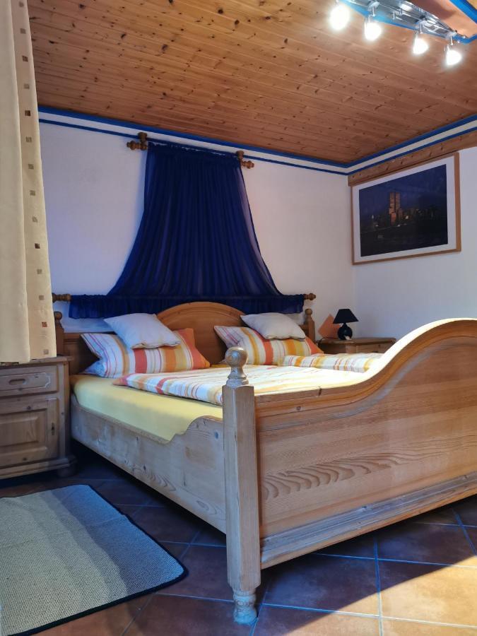 Siegenburg Gaestezimmer Reitinger מראה חיצוני תמונה