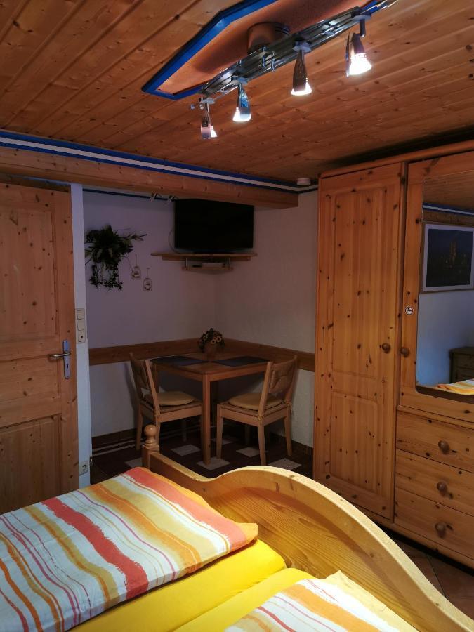 Siegenburg Gaestezimmer Reitinger מראה חיצוני תמונה